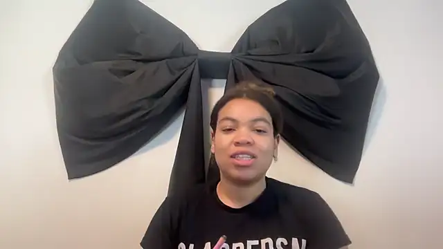 Snapshot of zahrabliss chatting on October 18, 4:41 pm zahrabliss online show from October 18, 4:41 pm