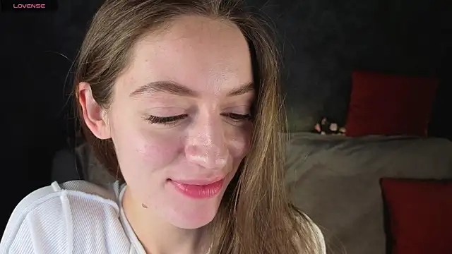 Agnes Wells online show from December 19, 9:27 am