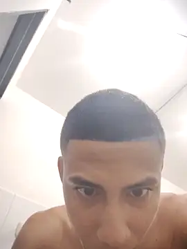 Snapshot of Davig4 chatting on October 25, 3:29 pm Davig4 online show from October 25, 3:29 pm