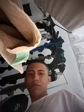 Snapshot of Davig4 chatting on October 27, 2:59 am Davig4 online show from October 27, 2:59 am