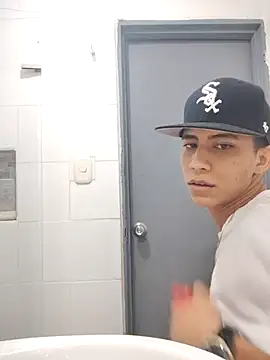 Snapshot of Davig4 chatting on November 3, 1:56 pm Davig4 online show from November 3, 1:56 pm