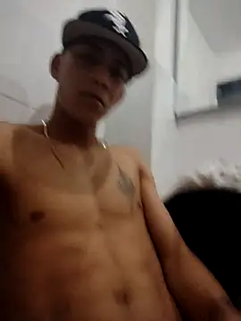 Snapshot of Davig4 chatting on November 6, 11:37 pm Davig4 online show from November 6, 11:37 pm