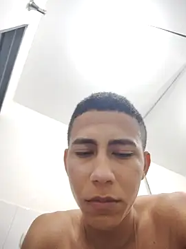 Snapshot of Davig4 chatting on November 11, 11:05 pm Davig4 online show from November 11, 11:05 pm