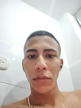 Snapshot of Davig4 chatting on November 16, 1:28 pm Davig4 online show from November 16, 1:28 pm