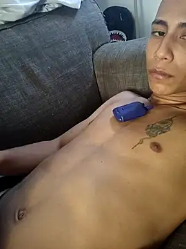 Snapshot of Davig4 chatting on November 21, 7:34 pm Davig4 online show from November 21, 7:34 pm