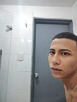 Snapshot of Davig4 chatting on November 24, 7:24 pm Davig4 online show from November 24, 7:24 pm