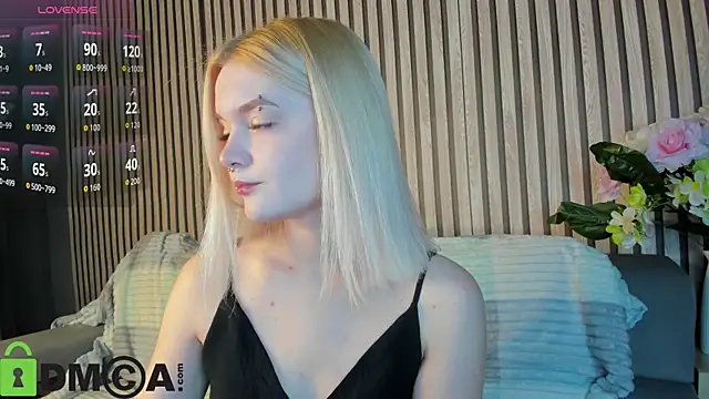 Snapshot of Carrie_Foster chatting on October 3, 5:10 pm Carrie Foster online show from October 3, 5:10 pm