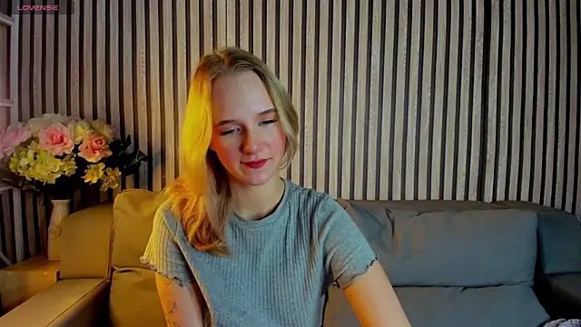 Casey Sweeet online show from October 19, 4:07 pm