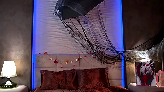 Snapshot of AriWild chatting on October 31, 4:57 am AriWild online show from October 31, 4:57 am