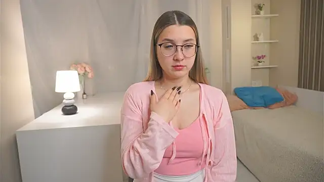 DarelleFaux online show from November 29, 3:20 am