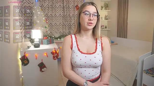 DarelleFaux online show from January 7, 4:15 am