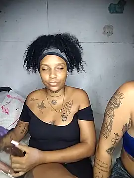 Snapshot of Vale_Nikol21 chatting on August 3, 11:41 pm Vale Nikol21 online show from August 3, 11:41 pm