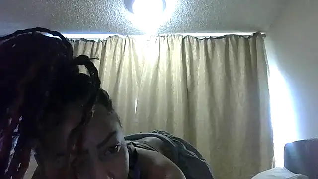 Snapshot of Flossee chatting on February 8, 12:14 am Flossee online show from February 8, 12:14 am