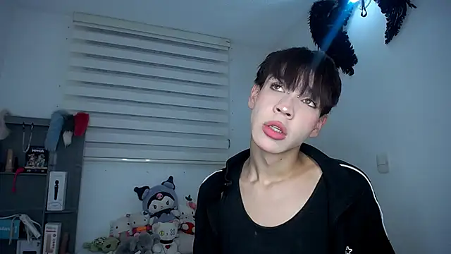 lucky stricke online show from October 22, 3:40 am