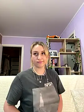 Snapshot of KassandraTress chatting on October 27, 1:04 pm KassandraTress online show from October 27, 1:04 pm