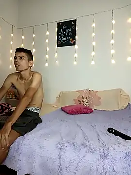 Snapshot of matt_arii chatting on October 23, 4:45 am matt arii online show from October 23, 4:45 am