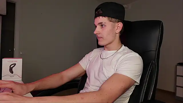 Mark Karson online show from October 26, 2:01 pm