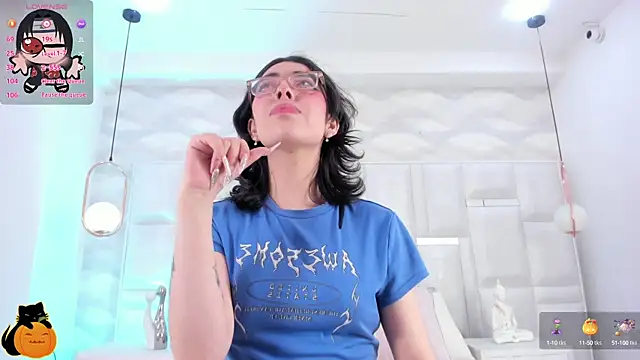 Im Molly Angel online show from October 13, 8:20 pm