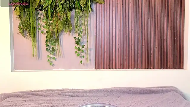 Dakotaferreti online show from October 13, 9:48 pm