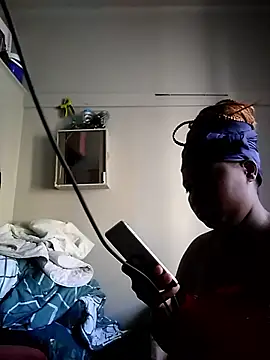 Snapshot of AcetousAbb chatting on February 5, 8:19 am AcetousAbb online show from February 5, 8:19 am