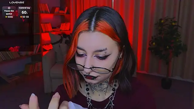 Snapshot of Mistress__Marcelline chatting on June 8, 2:01 am Mistress Marcelline online show from June 8, 2:01 am