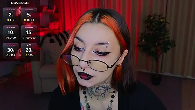 Snapshot of Mistress__Marcelline chatting on June 15, 1:41 am Mistress Marcelline online show from June 15, 1:41 am