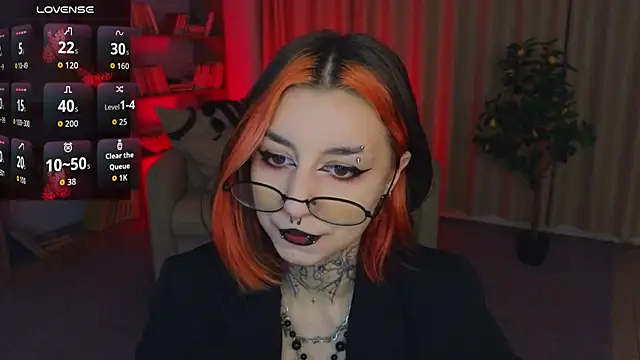 Snapshot of Mistress__Marcelline chatting on June 17, 1:30 am Mistress Marcelline online show from June 17, 1:30 am