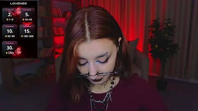 Snapshot of Mistress__Marcelline chatting on June 27, 1:21 am Mistress Marcelline online show from June 27, 1:21 am