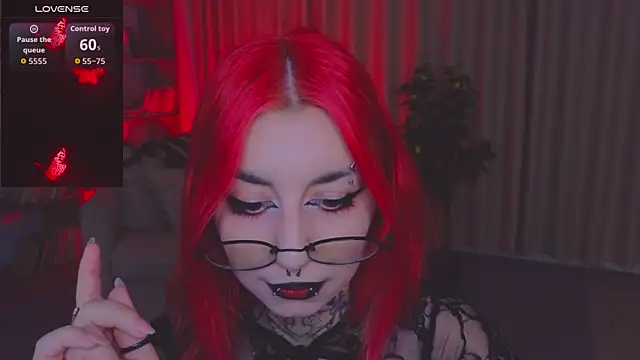 Snapshot of Mistress__Marcelline chatting on July 9, 1:31 am Mistress Marcelline online show from July 9, 1:31 am
