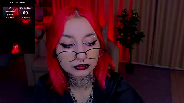 Snapshot of Mistress__Marcelline chatting on July 11, 1:30 am Mistress Marcelline online show from July 11, 1:30 am