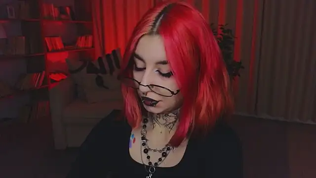 Snapshot of Mistress__Marcelline chatting on July 21, 1:52 am Mistress Marcelline online show from July 21, 1:52 am