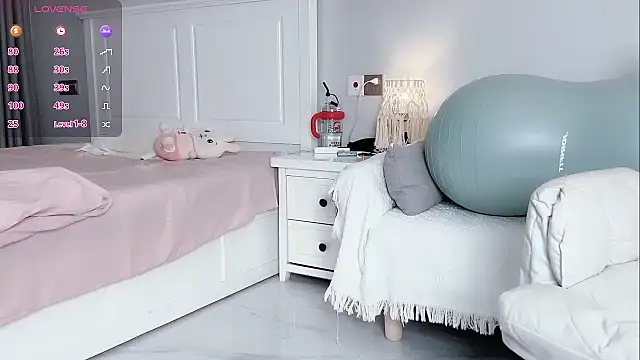 B-Yaya online show from October 11, 6:17 pm