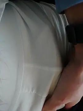 Snapshot of MyDick4You666 chatting on February 18, 11:06 am MyDick4You666 online show from February 18, 11:06 am