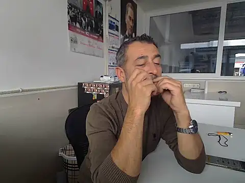 Snapshot of rafasilva3535 chatting on October 4, 11:52 am rafasilva3535 online show from October 4, 11:52 am