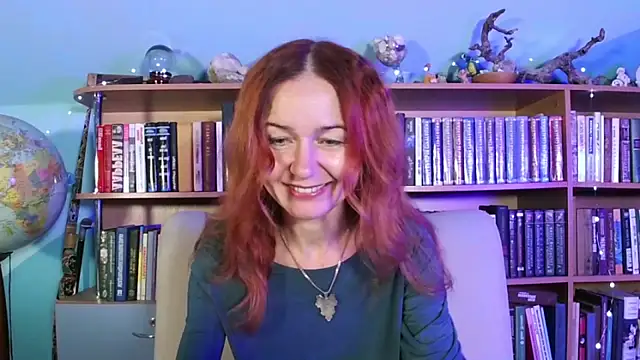 Snapshot of Foxilady357 chatting on November 17, 4:24 pm Foxilady357 online show from November 17, 4:24 pm