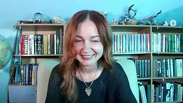 Snapshot of Foxilady357 chatting on November 23, 4:18 pm Foxilady357 online show from November 23, 4:18 pm