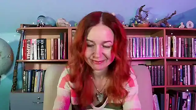 Snapshot of Foxilady357 chatting on December 19, 2:13 pm Foxilady357 online show from December 19, 2:13 pm