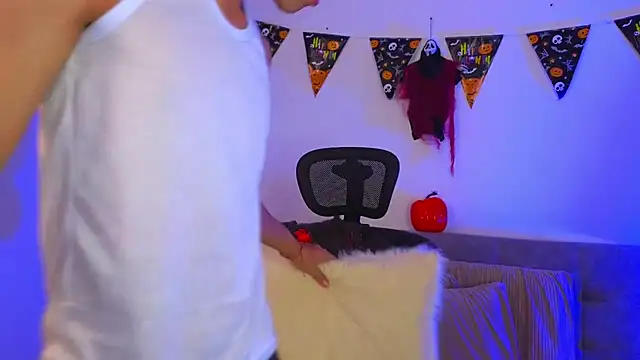 yulian vasquez online show from October 31, 12:39 pm