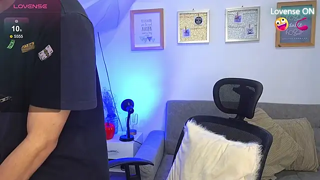 yulian vasquez online show from November 15, 12:34 pm