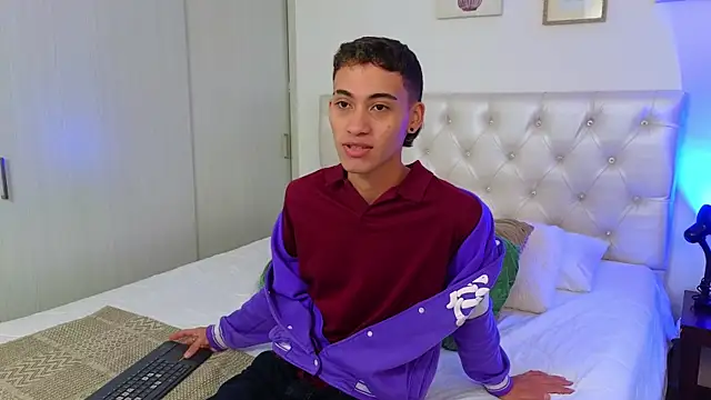 yulian vasquez online show from January 14, 7:30 pm