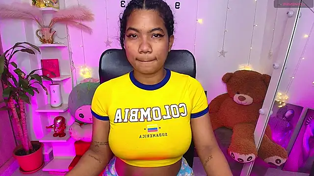 sharlottxl online show from May 7, 10:53 am