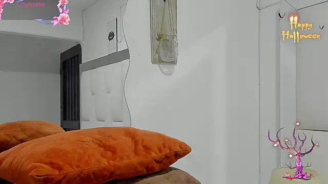 LoganTwink18 online show from October 24, 10:11 am