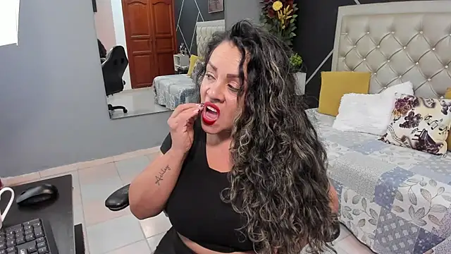 kris milff online show from October 14, 6:42 pm