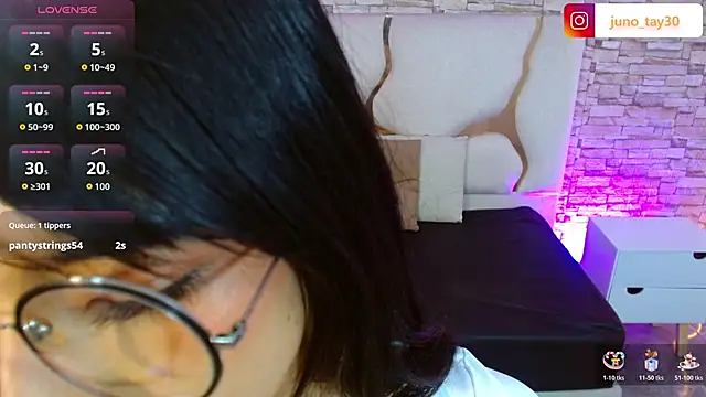 juno tay online show from November 8, 11:54 am