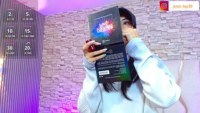 juno tay online show from November 9, 7:45 pm