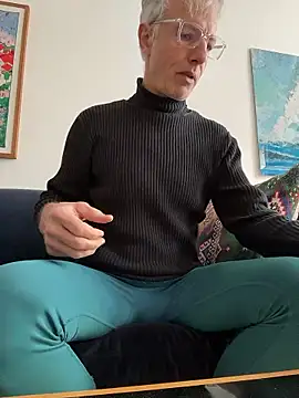 SexyLeon8 online show from January 8, 9:55 am