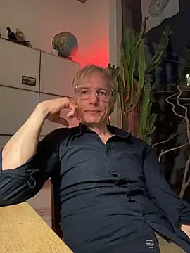 SexyLeon8 online show from March 12, 6:03 pm