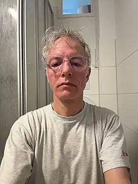 SexyLeon8 online show from March 13, 9:27 am