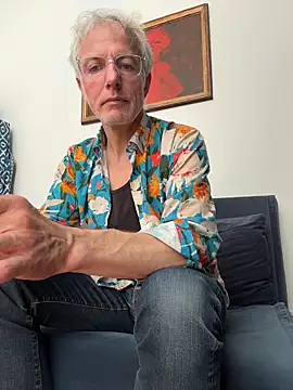 SexyLeon8 online show from April 16, 1:45 pm