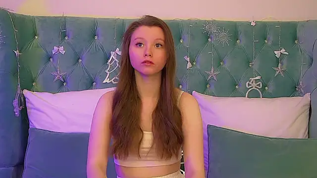 KeiraAsti online show from December 17, 6:03 pm